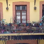 Tzompantli House